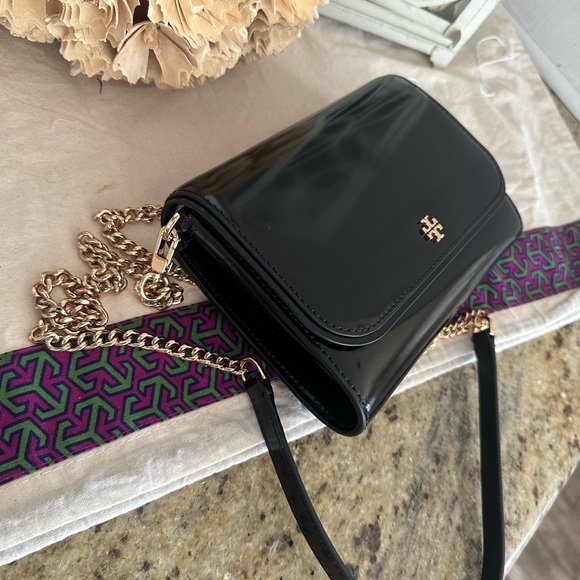 New Tory burch Emerson patent chain wallet crossbody 🖤 - Picture 10 of 10